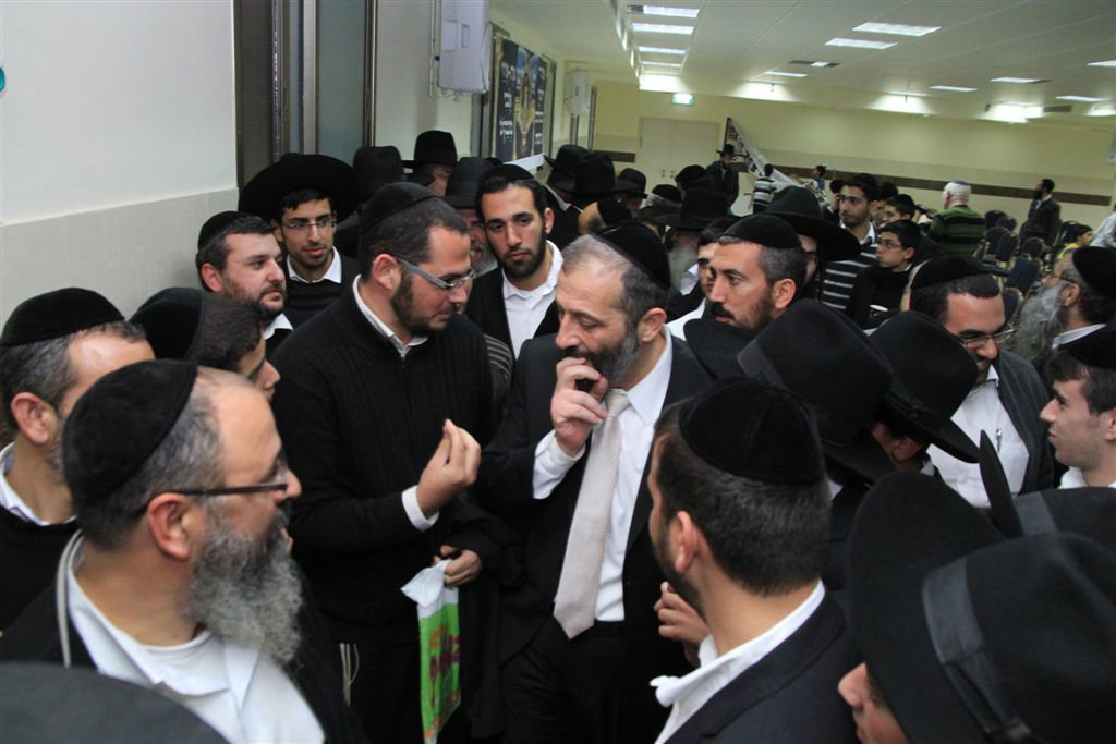 צפו: אריה דרעי מתדרך פעילים בדרום