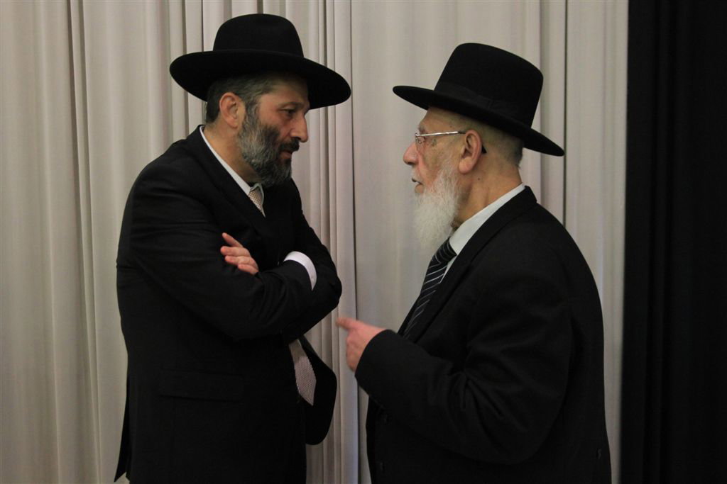 צפו: אריה דרעי מתדרך פעילים בדרום