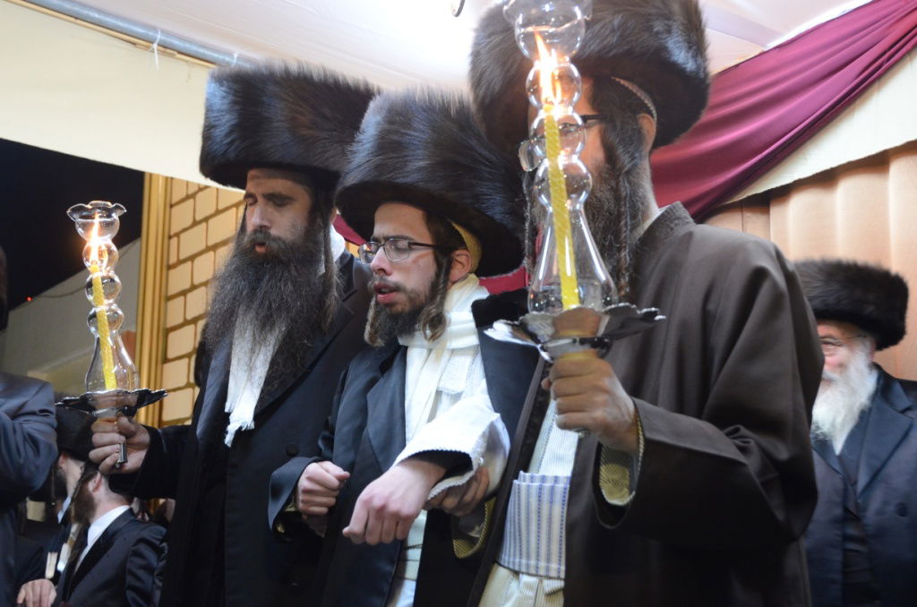 אלפים בשמחת נישואי נכדו הבכור של האדמו"ר מצאנז