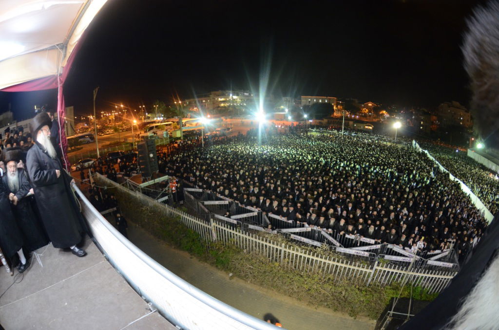 אלפים בשמחת נישואי נכדו הבכור של האדמו"ר מצאנז