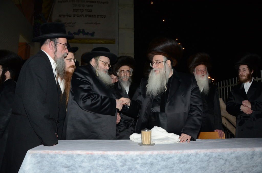 אלפים בשמחת נישואי נכדו הבכור של האדמו"ר מצאנז