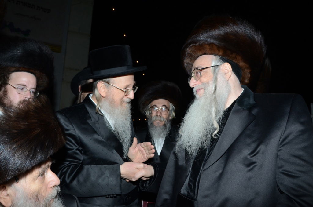 אלפים בשמחת נישואי נכדו הבכור של האדמו"ר מצאנז