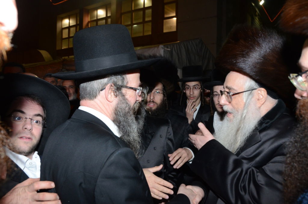 אלפים בשמחת נישואי נכדו הבכור של האדמו"ר מצאנז