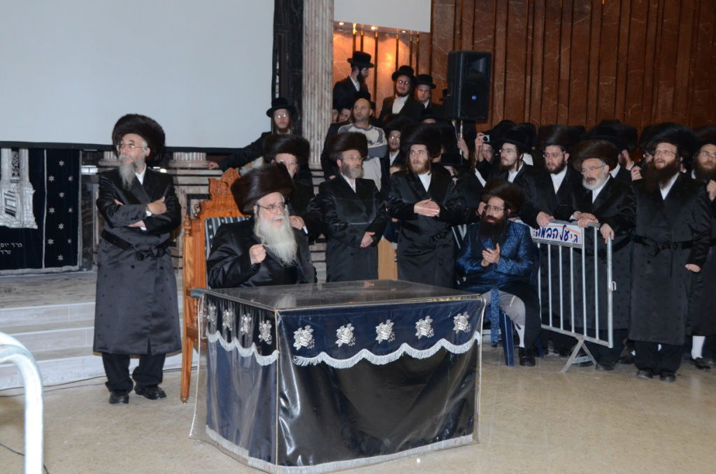 אלפים בשמחת נישואי נכדו הבכור של האדמו"ר מצאנז