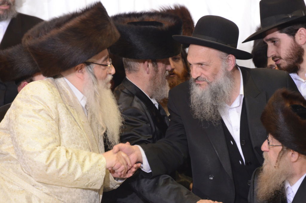 אלפים בשמחת נישואי נכדו הבכור של האדמו"ר מצאנז