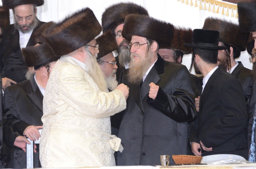 אלפים בשמחת נישואי נכדו הבכור של האדמו"ר מצאנז