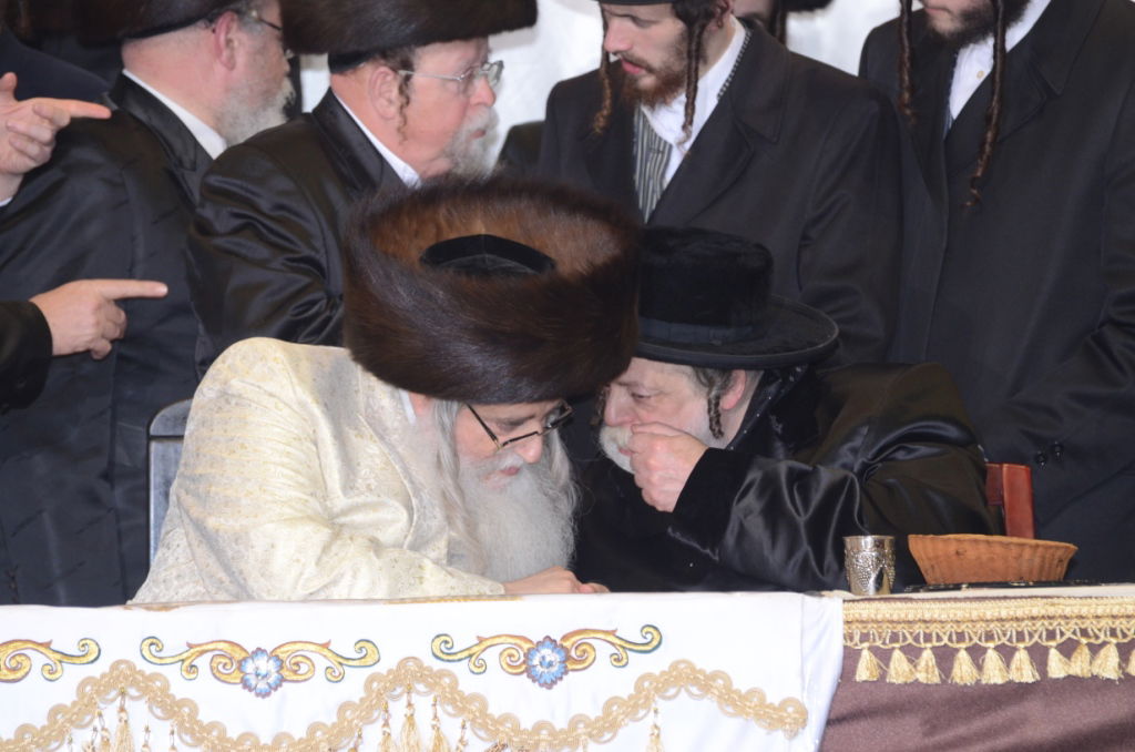 אלפים בשמחת נישואי נכדו הבכור של האדמו"ר מצאנז