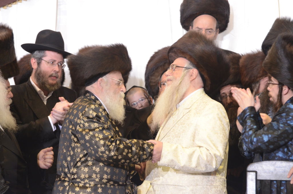 אלפים בשמחת נישואי נכדו הבכור של האדמו"ר מצאנז