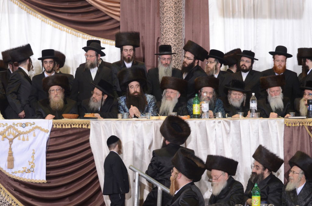 אלפים בשמחת נישואי נכדו הבכור של האדמו"ר מצאנז