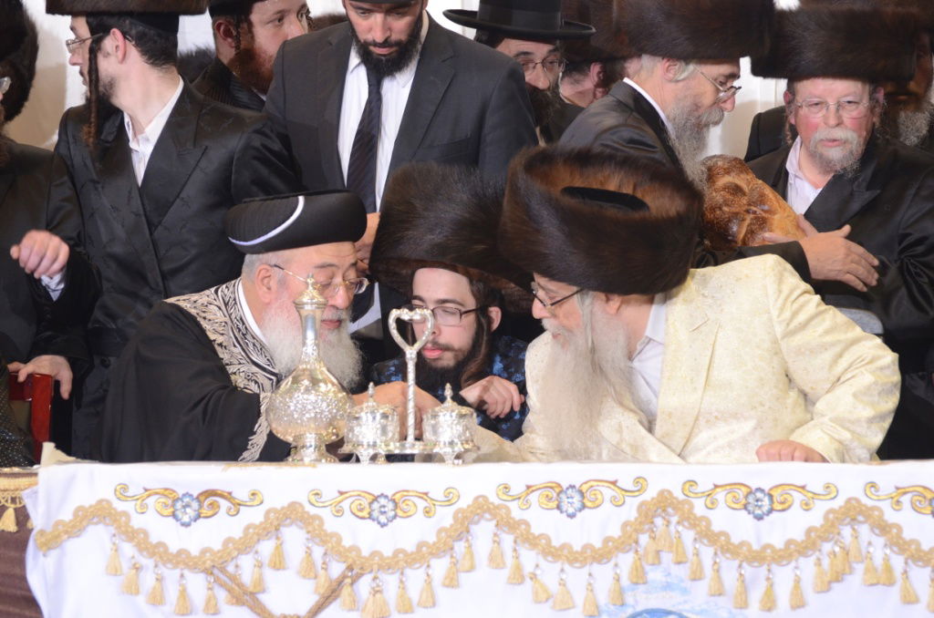 אלפים בשמחת נישואי נכדו הבכור של האדמו"ר מצאנז