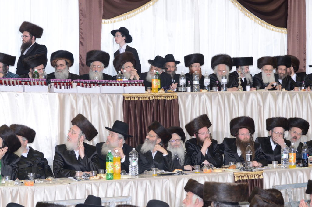 אלפים בשמחת נישואי נכדו הבכור של האדמו"ר מצאנז