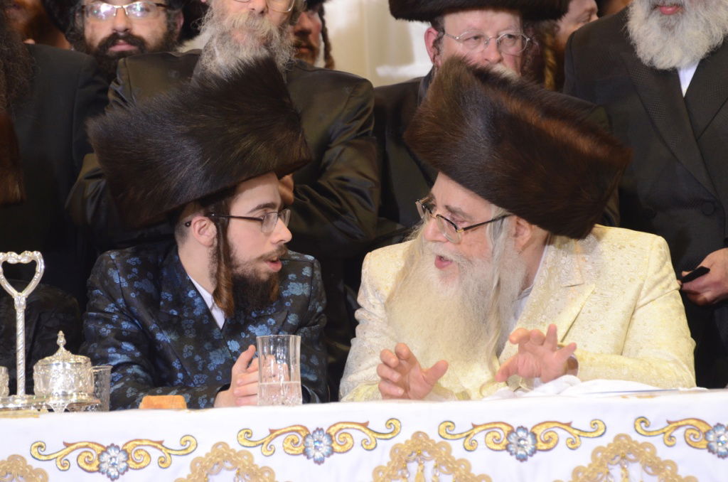 אלפים בשמחת נישואי נכדו הבכור של האדמו"ר מצאנז