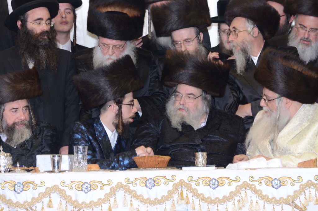 אלפים בשמחת נישואי נכדו הבכור של האדמו"ר מצאנז