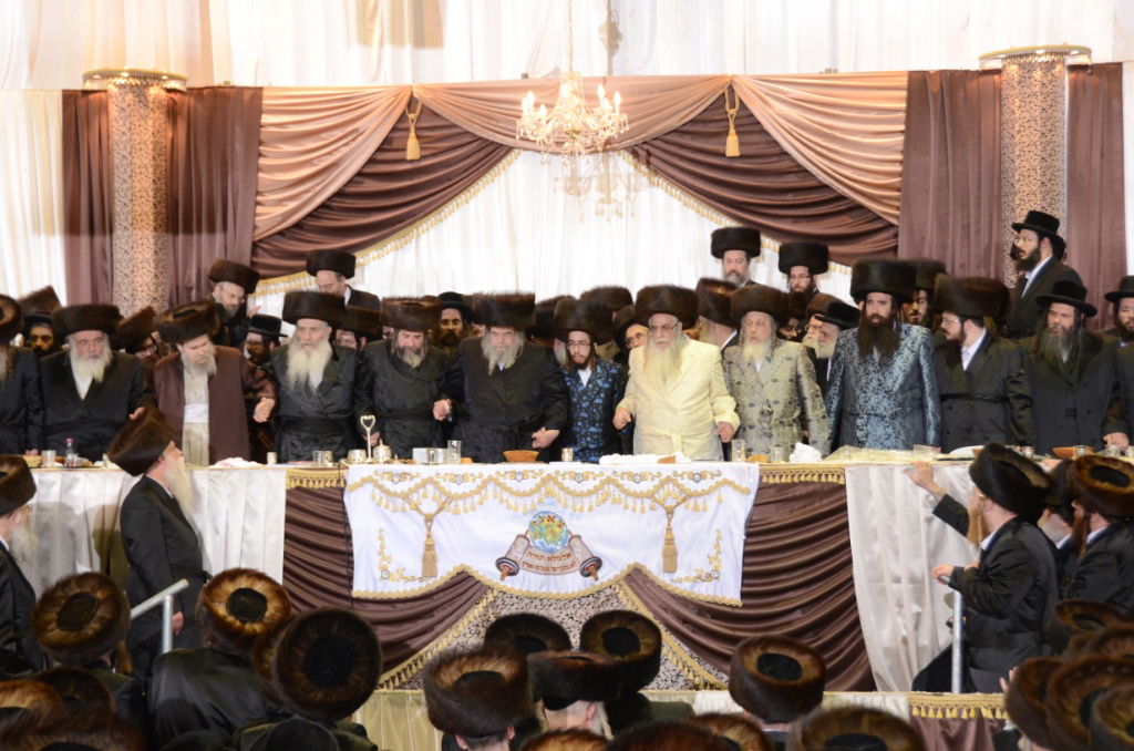 אלפים בשמחת נישואי נכדו הבכור של האדמו"ר מצאנז