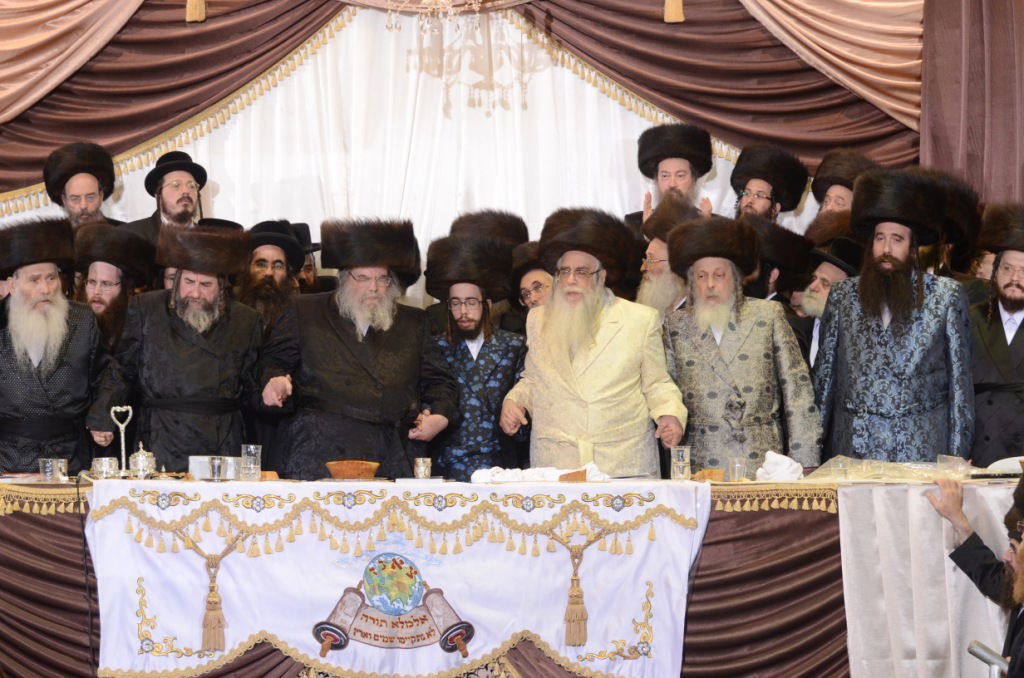 אלפים בשמחת נישואי נכדו הבכור של האדמו"ר מצאנז