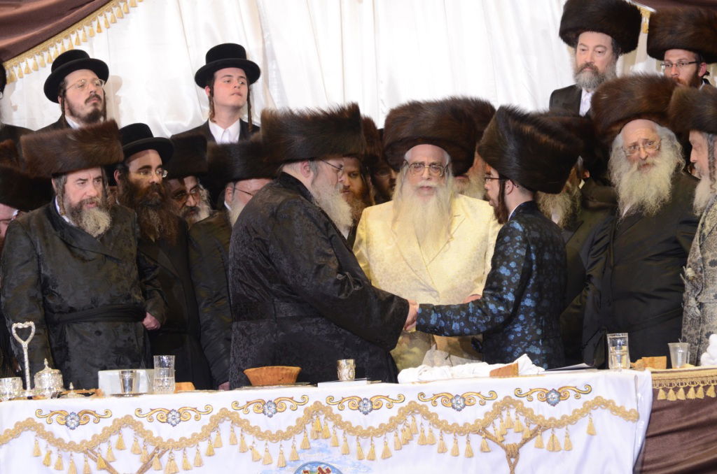 אלפים בשמחת נישואי נכדו הבכור של האדמו"ר מצאנז