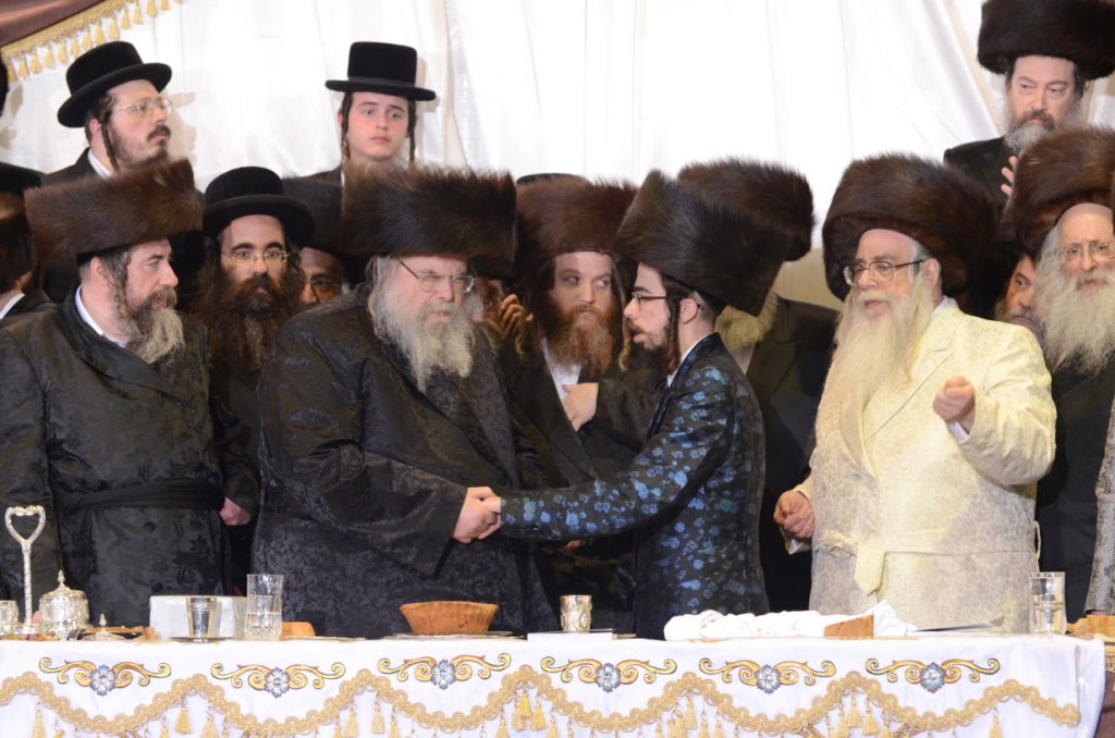אלפים בשמחת נישואי נכדו הבכור של האדמו"ר מצאנז