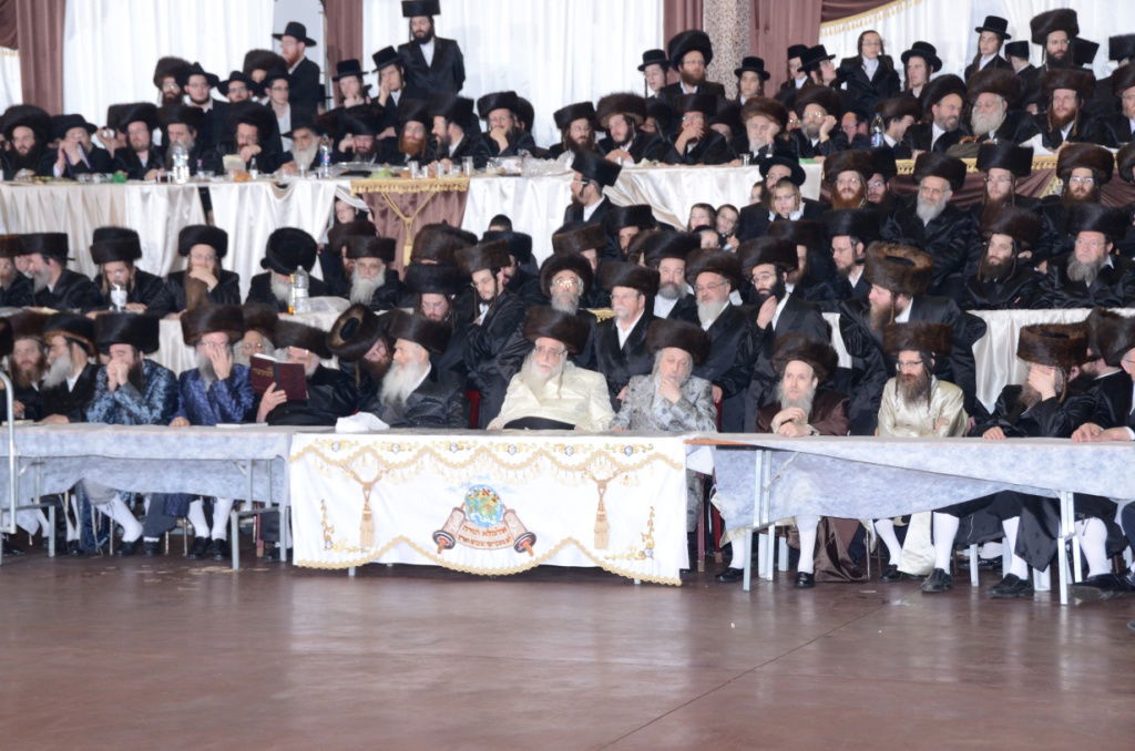 אלפים בשמחת נישואי נכדו הבכור של האדמו"ר מצאנז