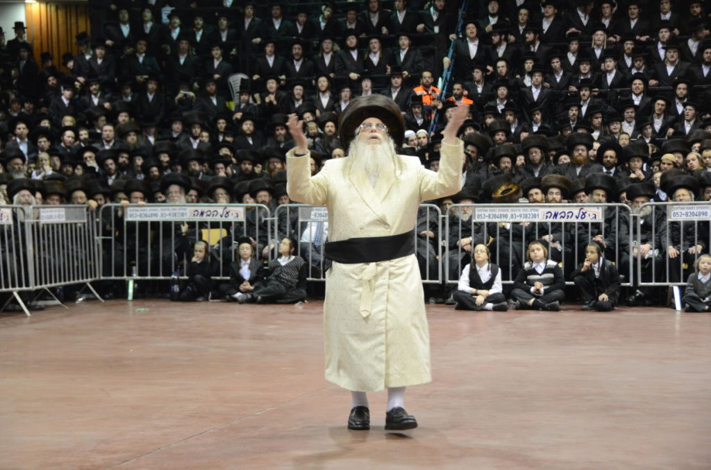 אלפים בשמחת נישואי נכדו הבכור של האדמו"ר מצאנז