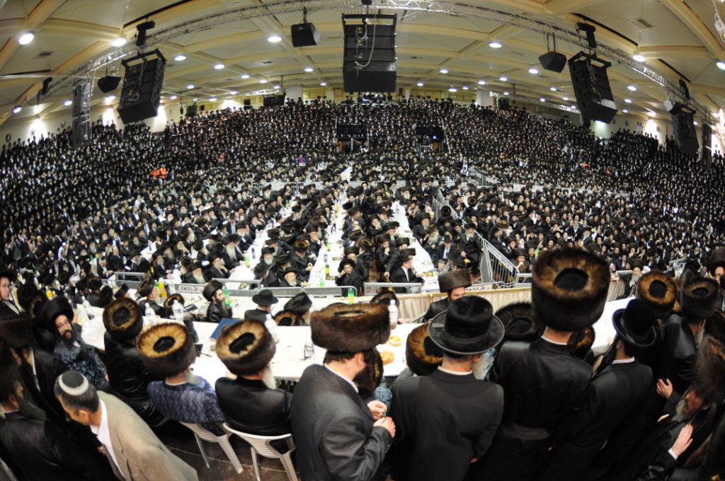 אלפים בשמחת נישואי נכדו הבכור של האדמו"ר מצאנז