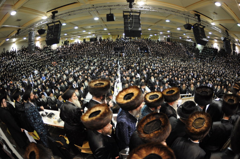 אלפים בשמחת נישואי נכדו הבכור של האדמו"ר מצאנז