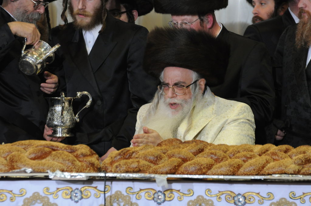 אלפים בשמחת נישואי נכדו הבכור של האדמו"ר מצאנז