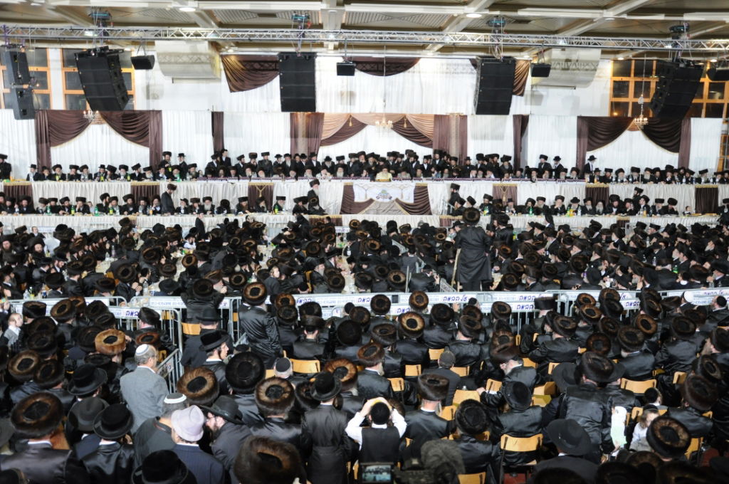 אלפים בשמחת נישואי נכדו הבכור של האדמו"ר מצאנז