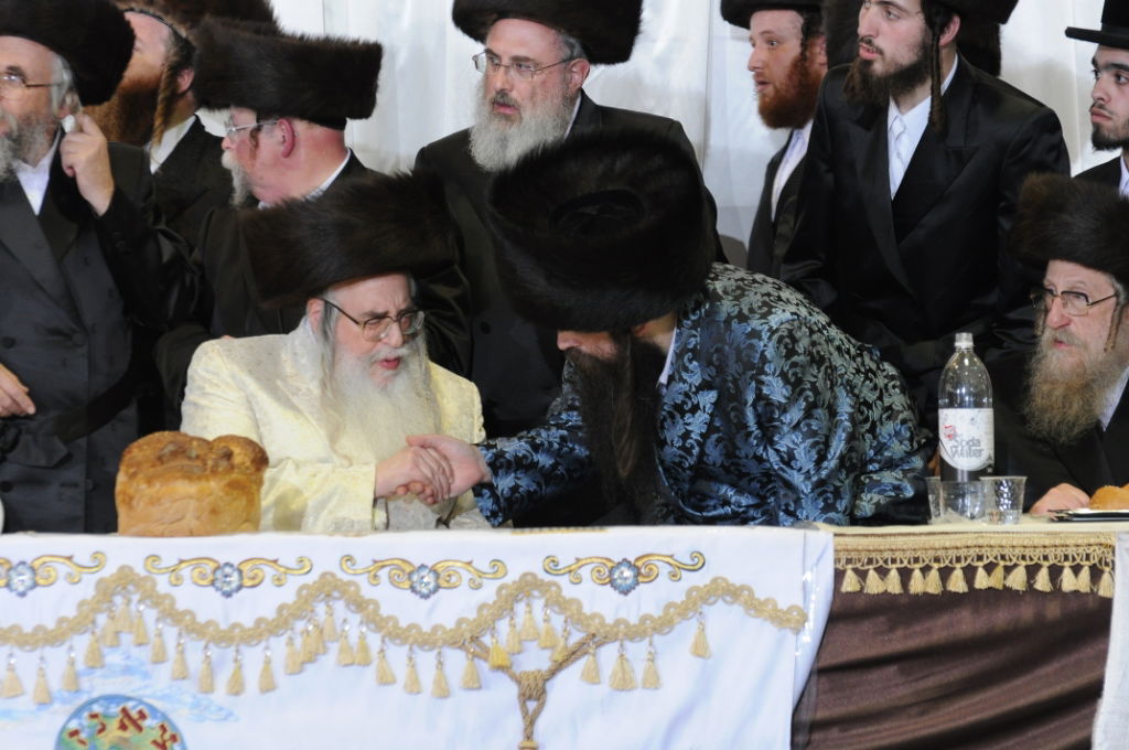 אלפים בשמחת נישואי נכדו הבכור של האדמו"ר מצאנז