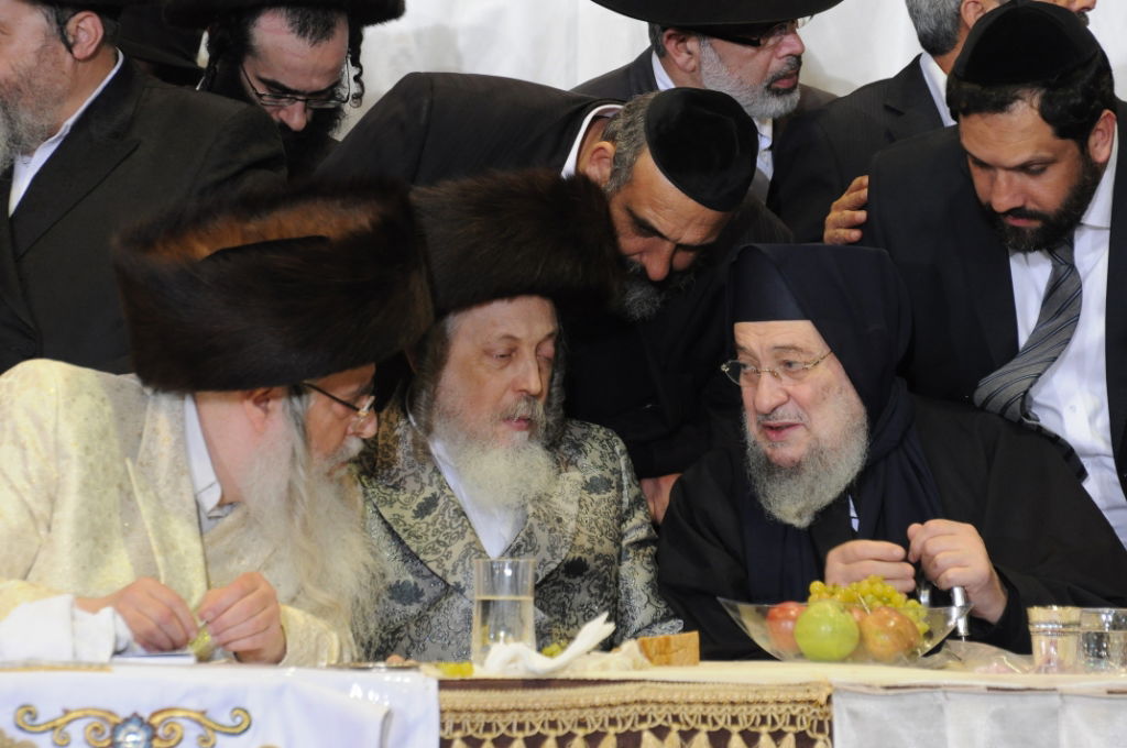 אלפים בשמחת נישואי נכדו הבכור של האדמו"ר מצאנז