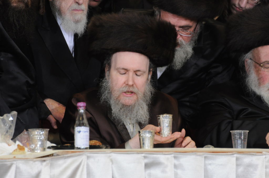 אלפים בשמחת נישואי נכדו הבכור של האדמו"ר מצאנז