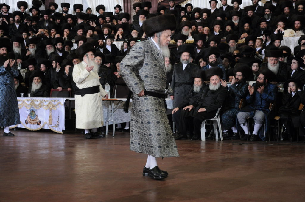 אלפים בשמחת נישואי נכדו הבכור של האדמו"ר מצאנז