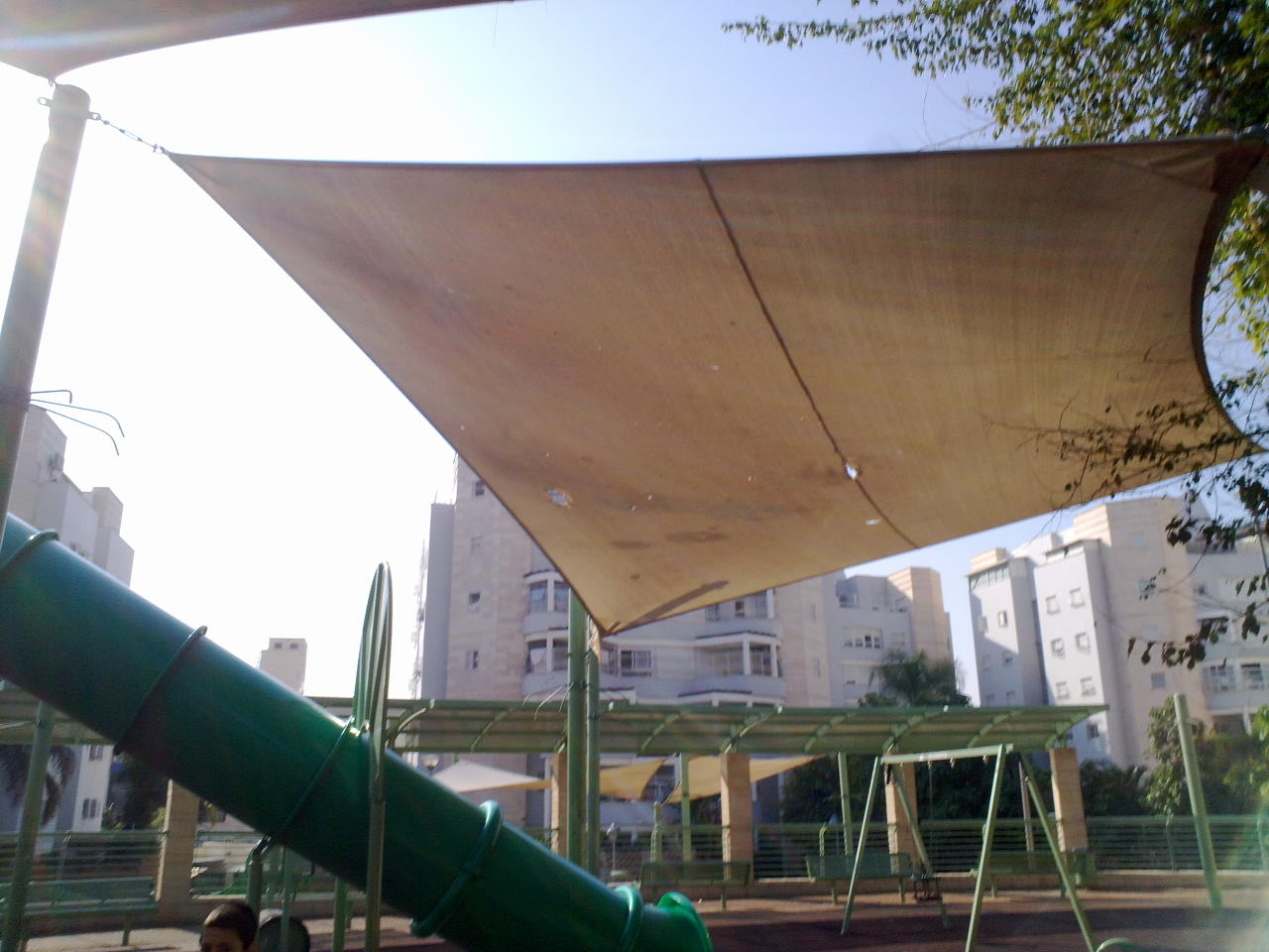 נס בבני-ברק: בן 11 נפל מגובה רב ונפצע בינוני