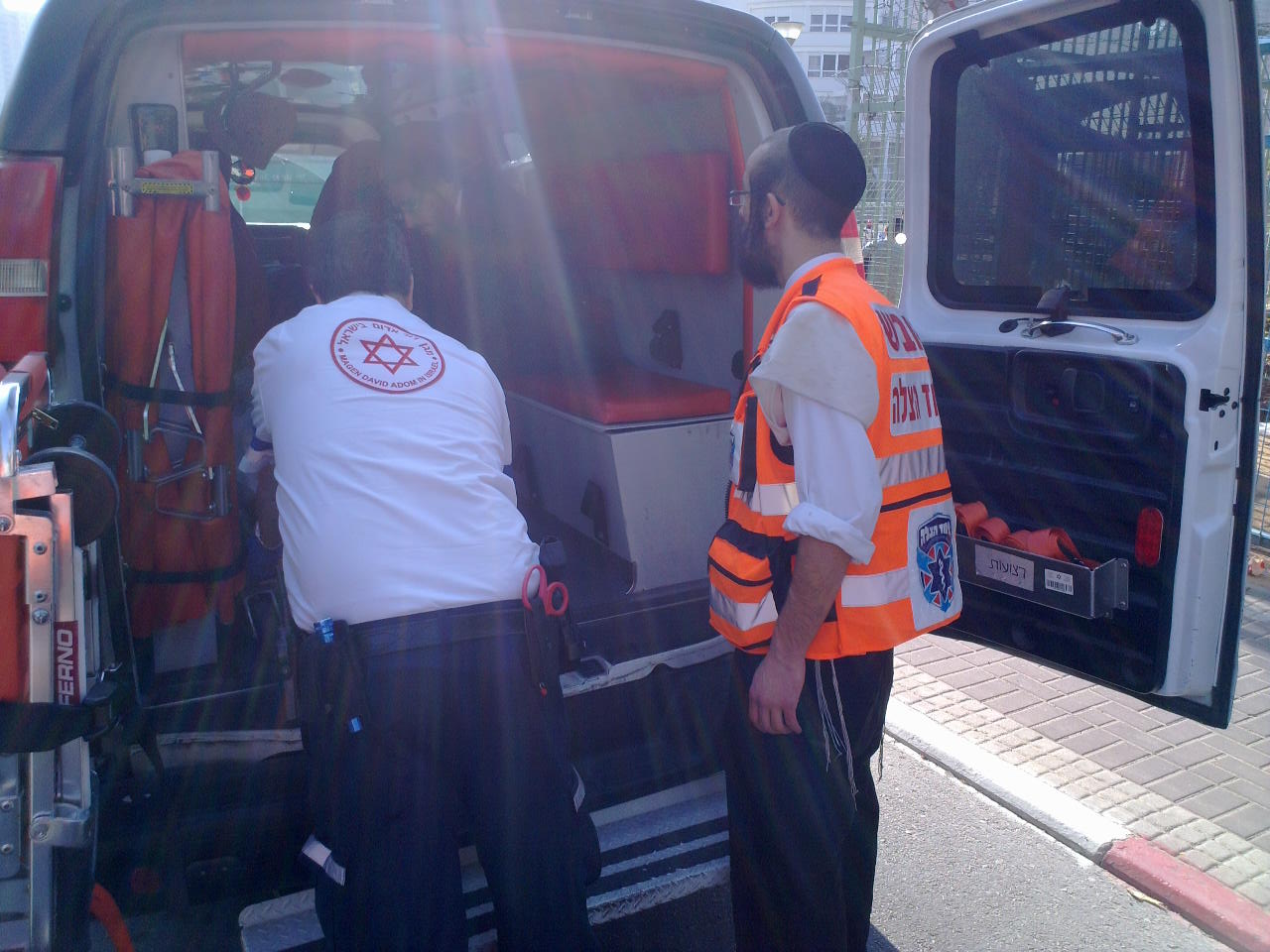 נס בבני-ברק: בן 11 נפל מגובה רב ונפצע בינוני