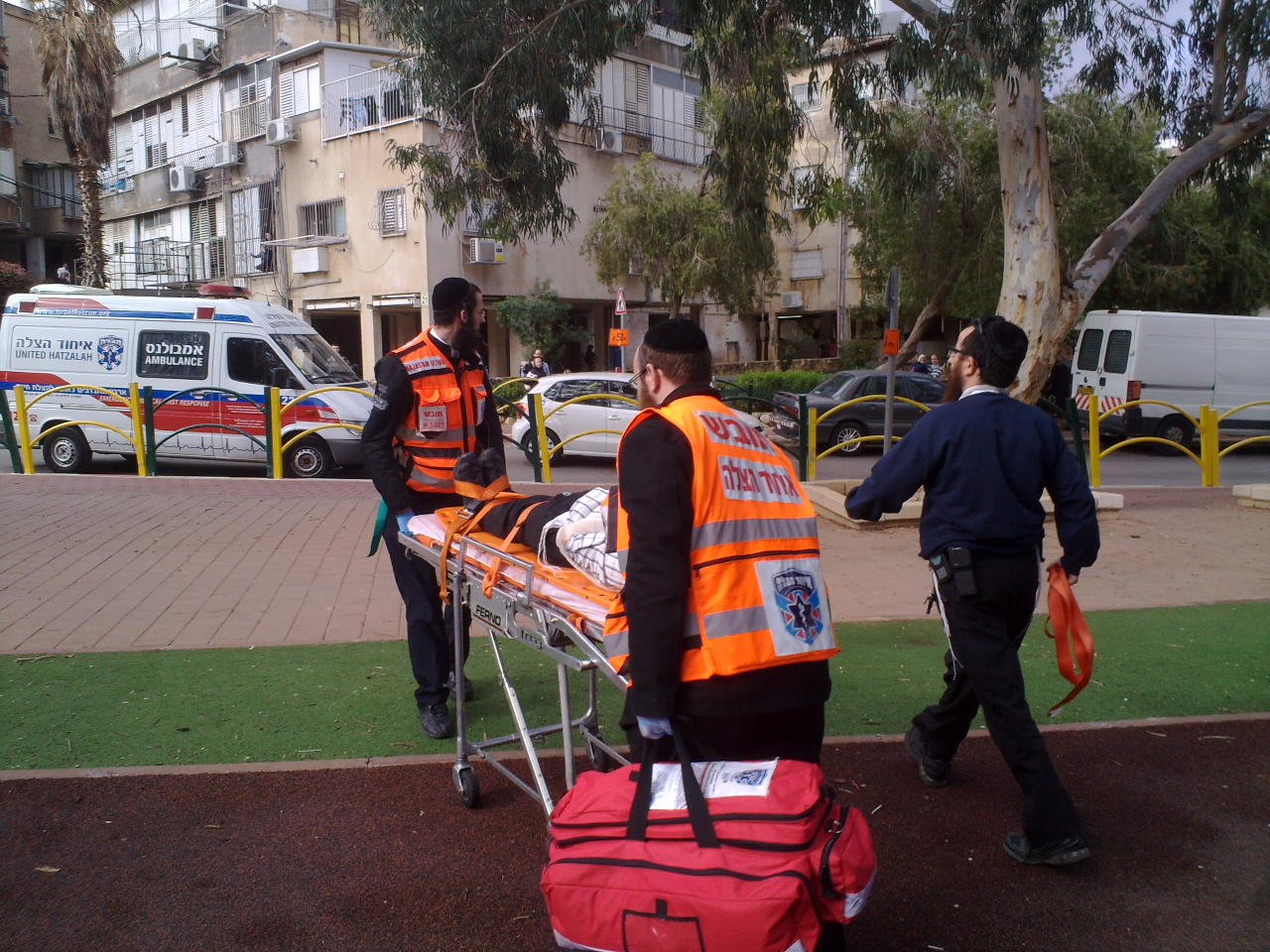 בני ברק: בן 11 נפל מגובה בגינת המשחקים