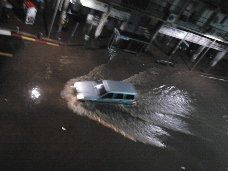 הנחל החרדי: צפו בבני ברק עולה על גדותיה