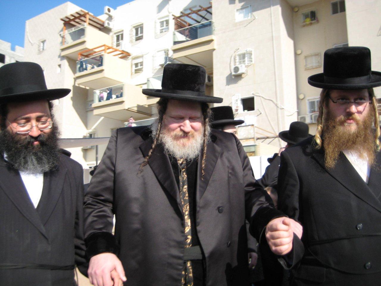 קביעת מזוזות לבניין הת"ת החדש של פיטסבורג • גלריה