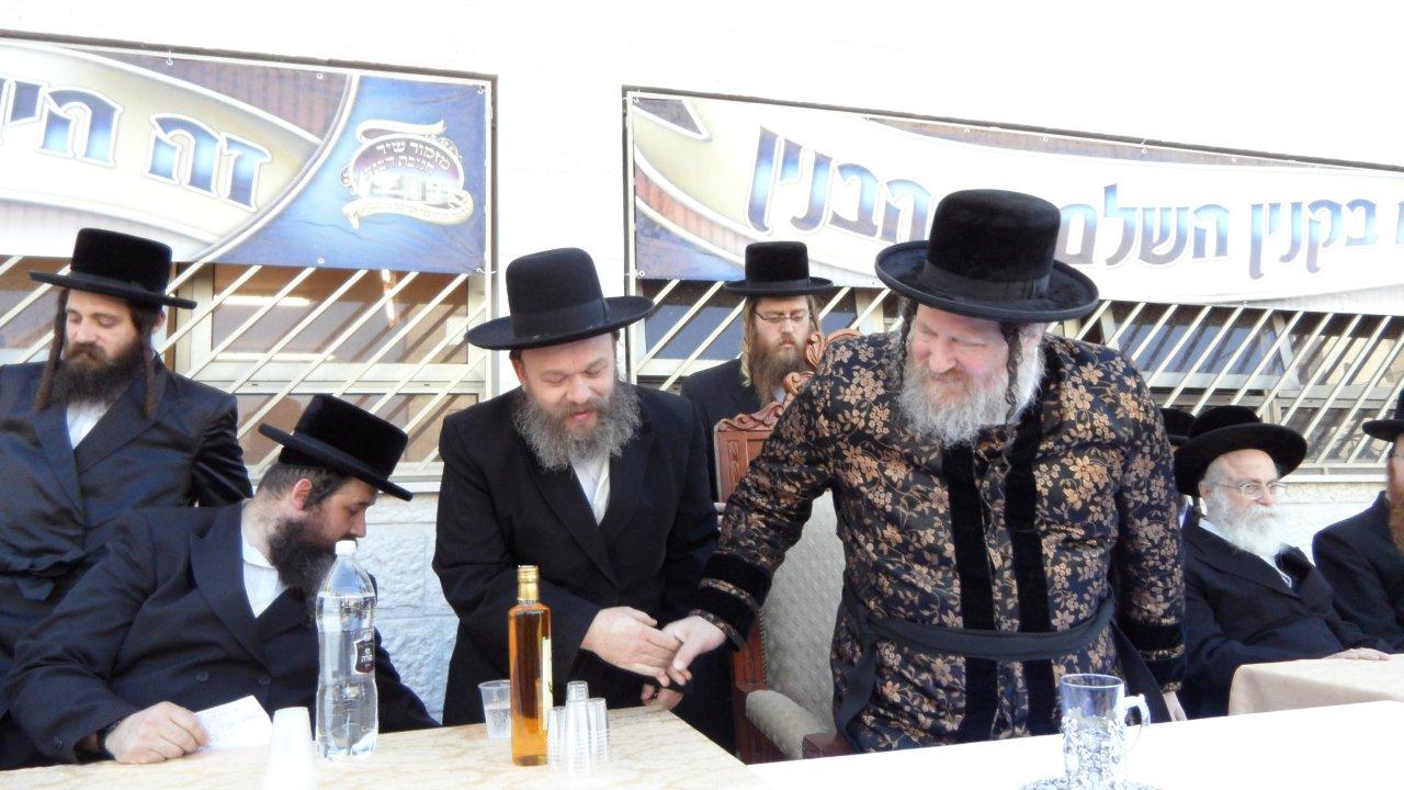 קביעת מזוזות לבניין הת"ת החדש של פיטסבורג • גלריה