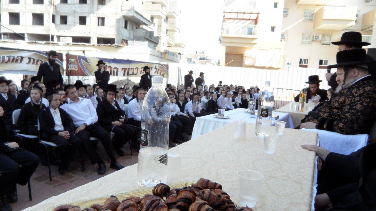 קביעת מזוזות לבניין הת"ת החדש של פיטסבורג • גלריה