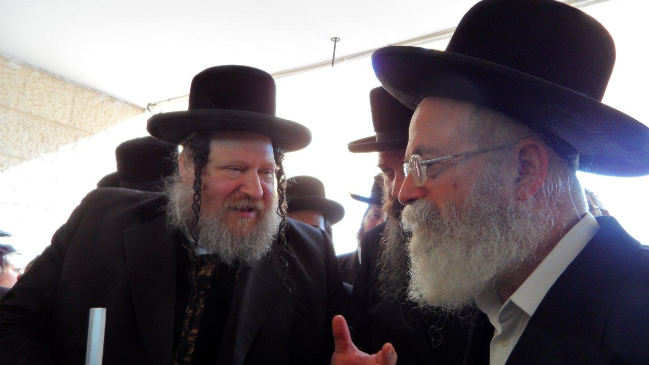 קביעת מזוזות לבניין הת"ת החדש של פיטסבורג • גלריה