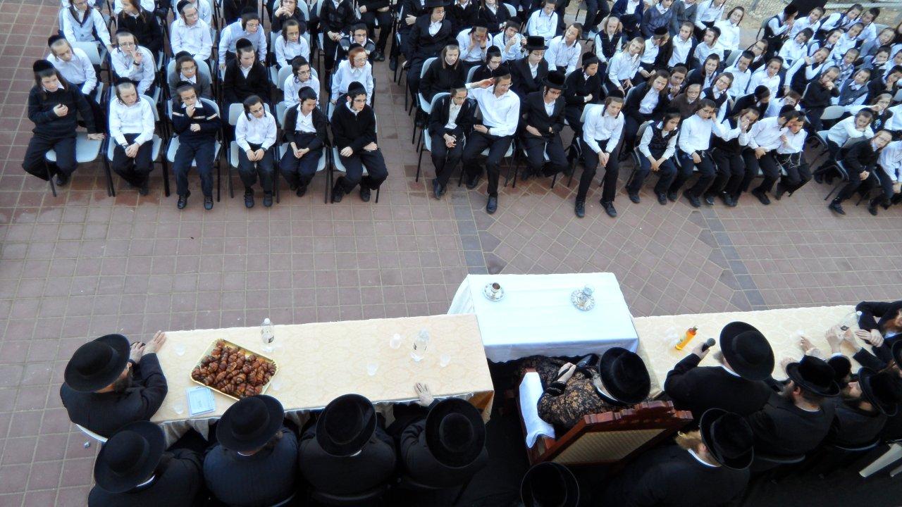 קביעת מזוזות לבניין הת"ת החדש של פיטסבורג • גלריה