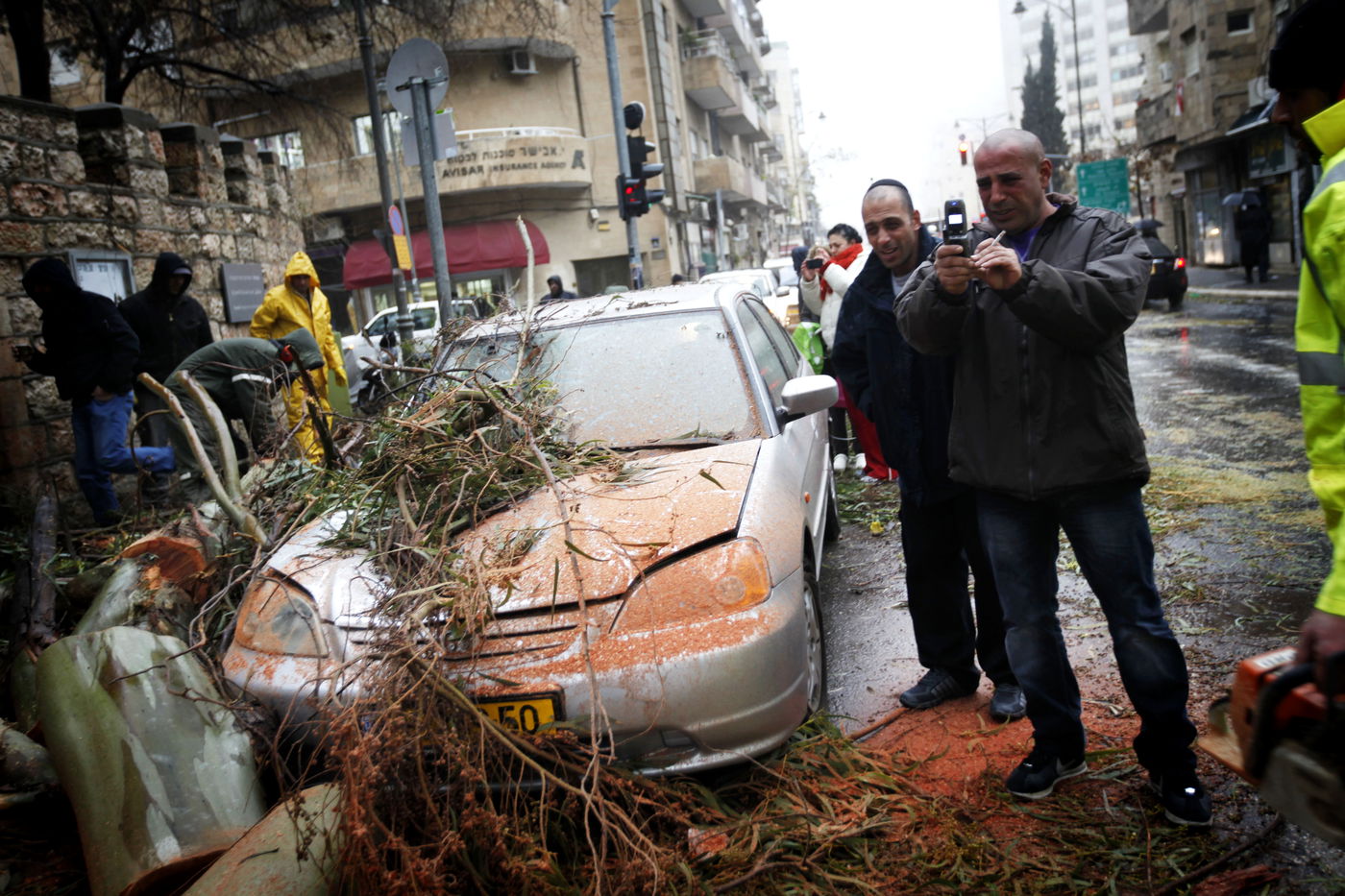 רוחות עזות וגשם סוער • תמונות מנזקי הסופה