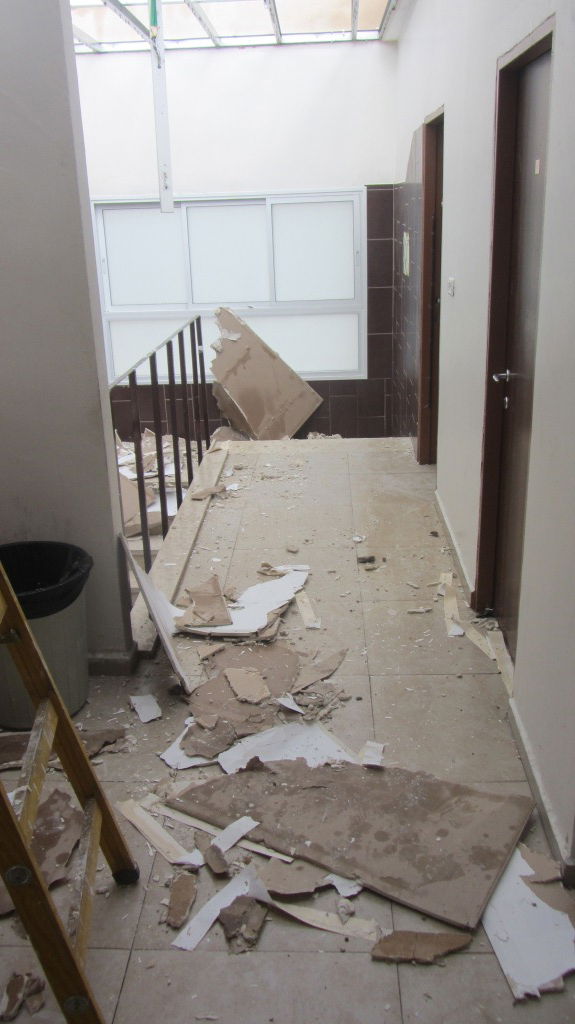 נזקי מזג האוויר: גג קרס בפוניבז'