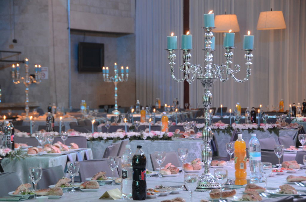 צאנז: שבע ברכות ודינר לרגל חנוכת הבנין החדש