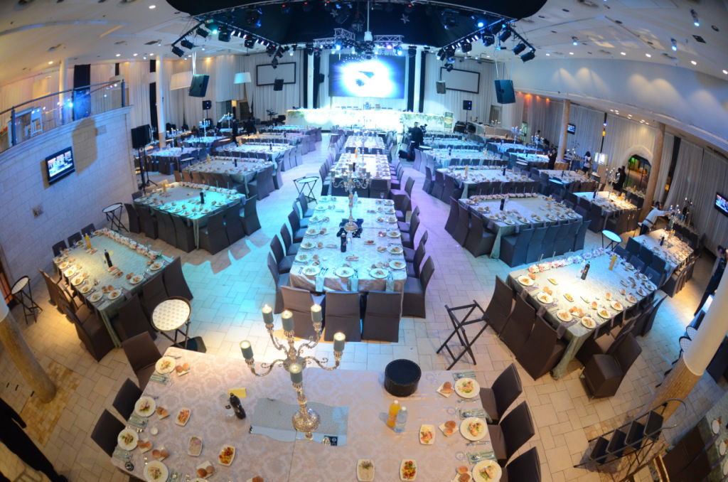 צאנז: שבע ברכות ודינר לרגל חנוכת הבנין החדש