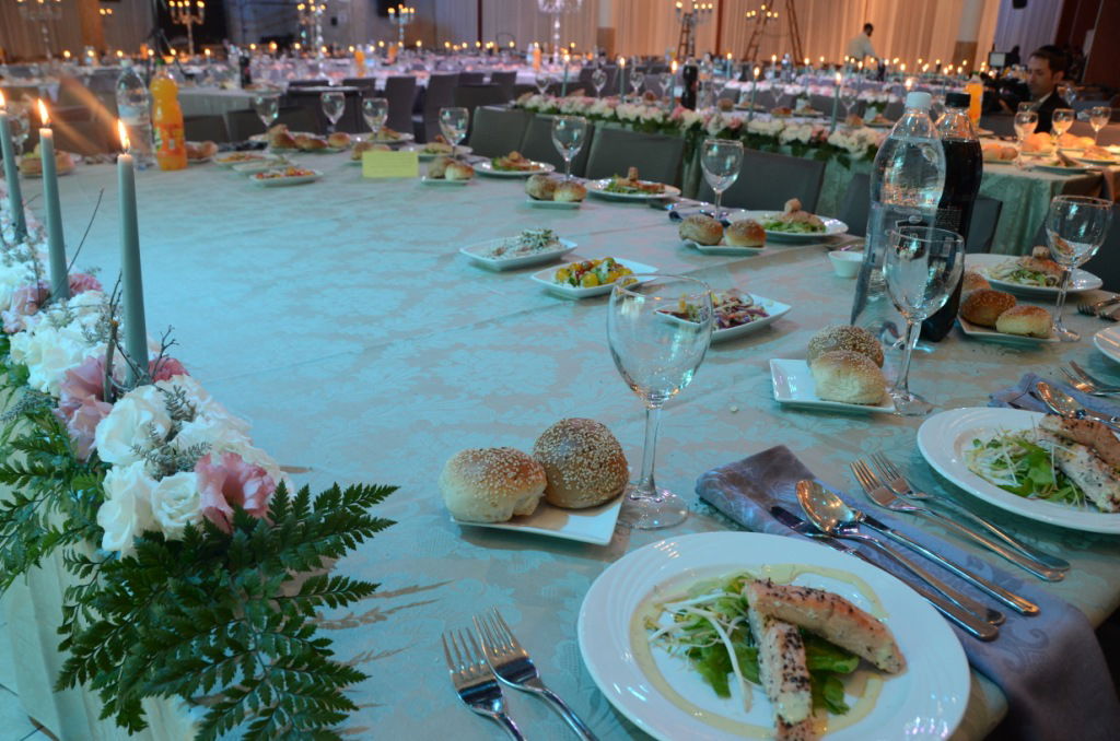 צאנז: שבע ברכות ודינר לרגל חנוכת הבנין החדש