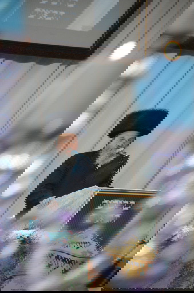 צאנז: שבע ברכות ודינר לרגל חנוכת הבנין החדש