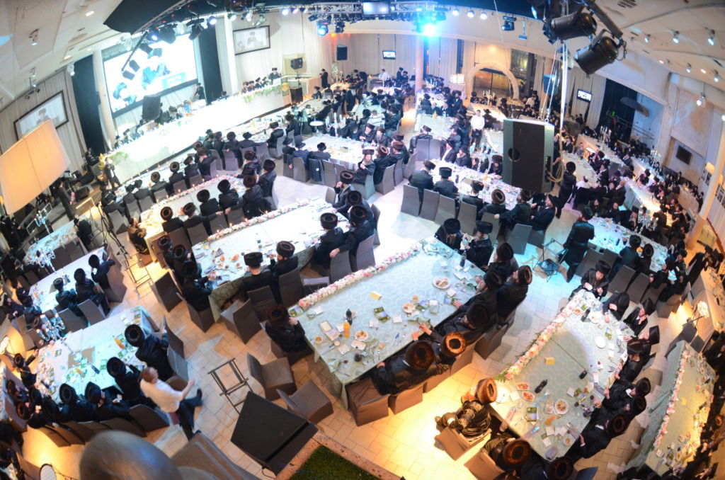 צאנז: שבע ברכות ודינר לרגל חנוכת הבנין החדש