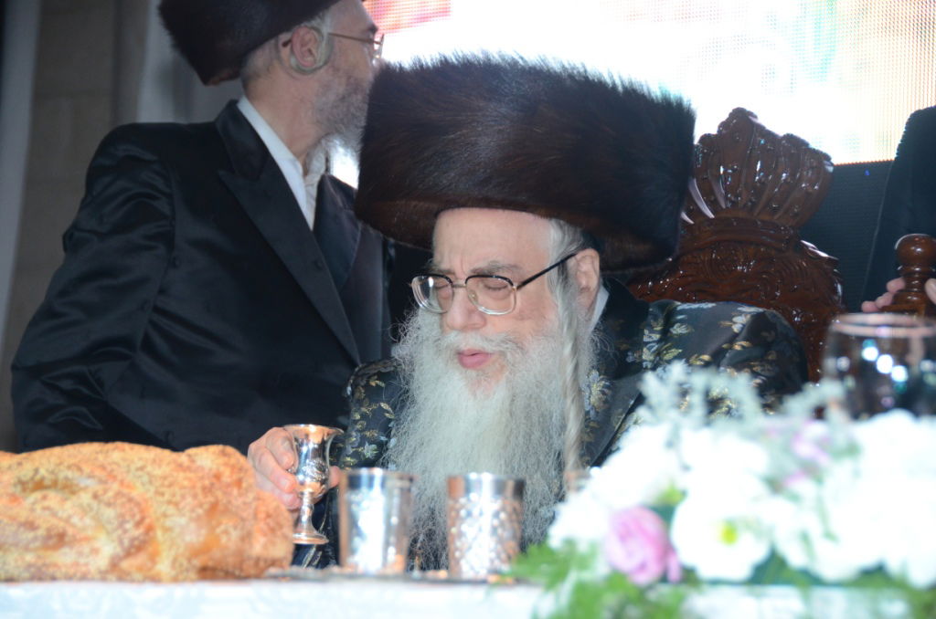 צאנז: שבע ברכות ודינר לרגל חנוכת הבנין החדש