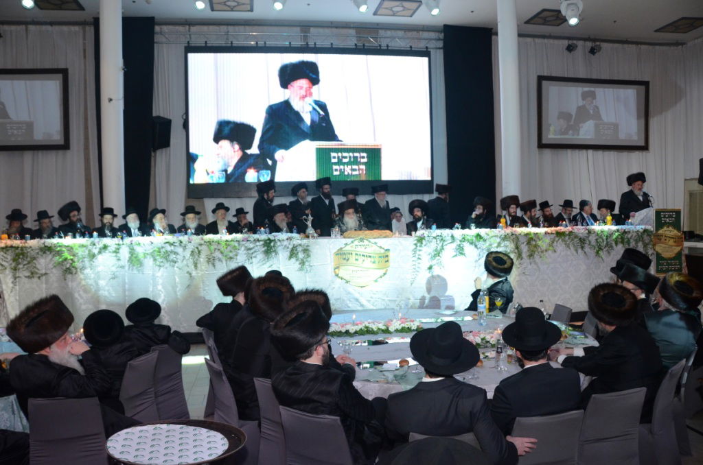 צאנז: שבע ברכות ודינר לרגל חנוכת הבנין החדש