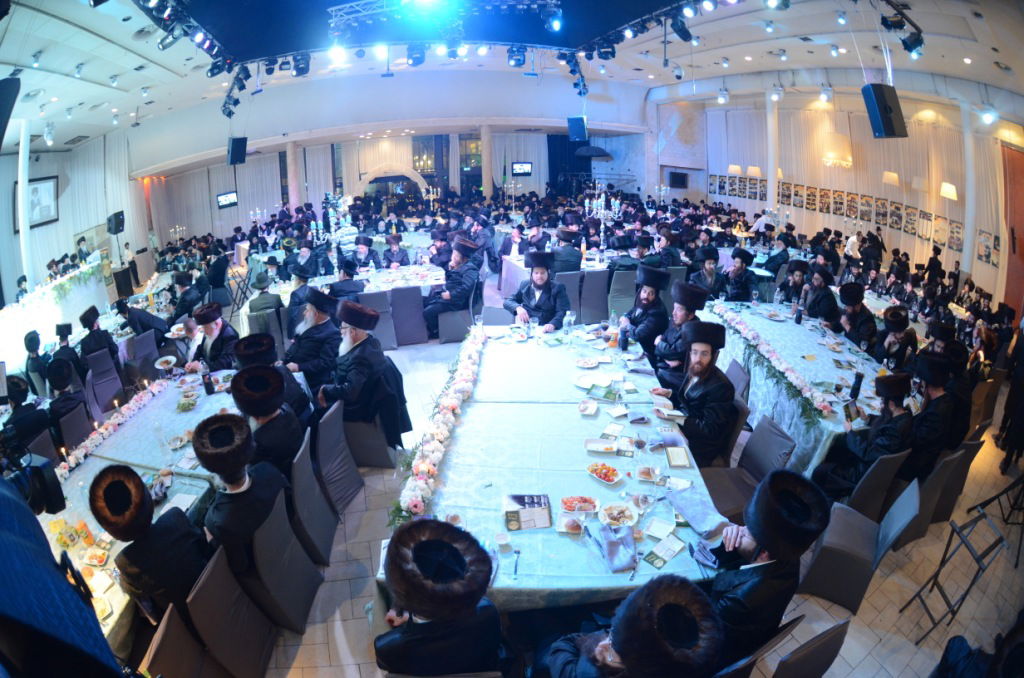 צאנז: שבע ברכות ודינר לרגל חנוכת הבנין החדש